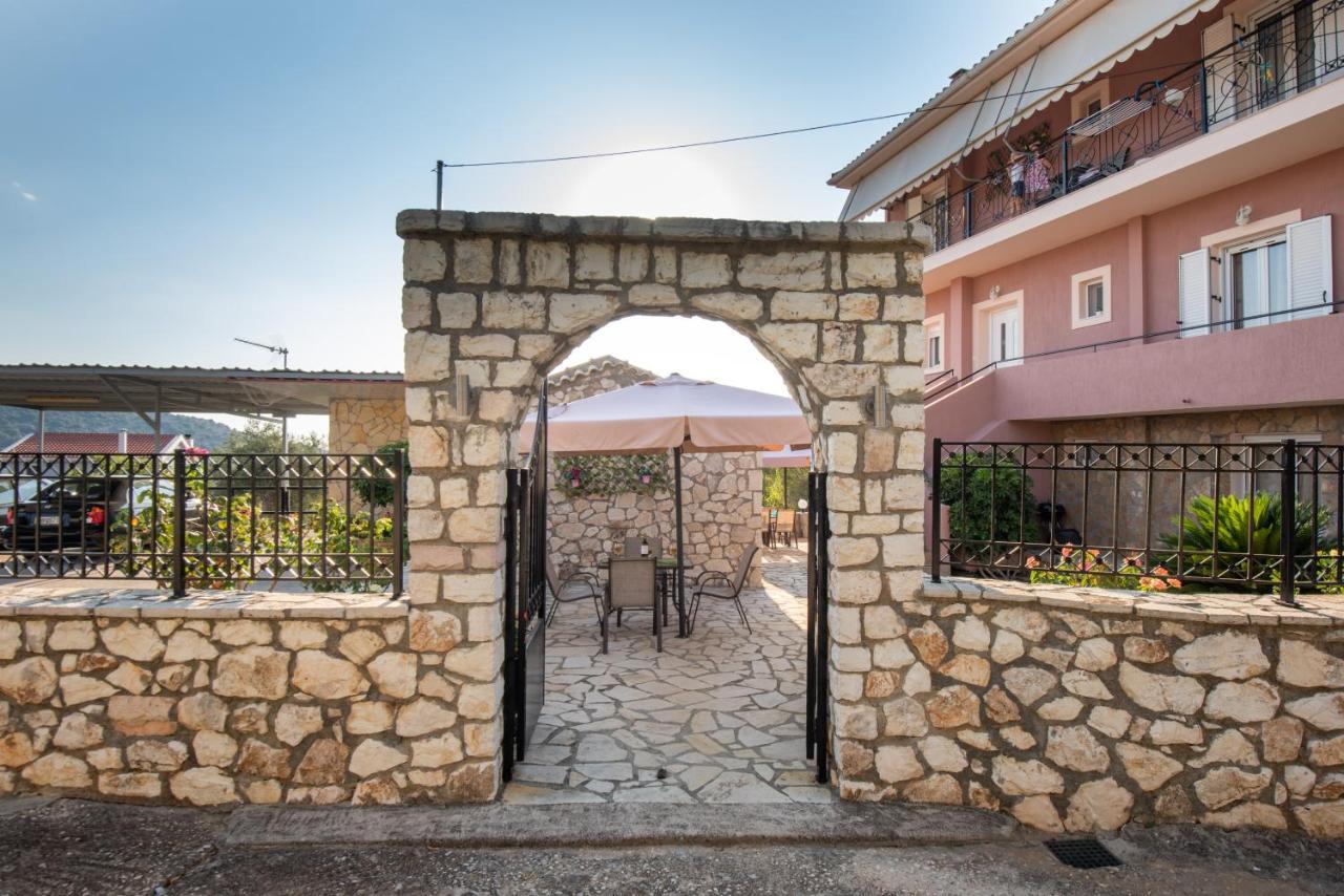 Sofia'S Apartments Razáta Dış mekan fotoğraf